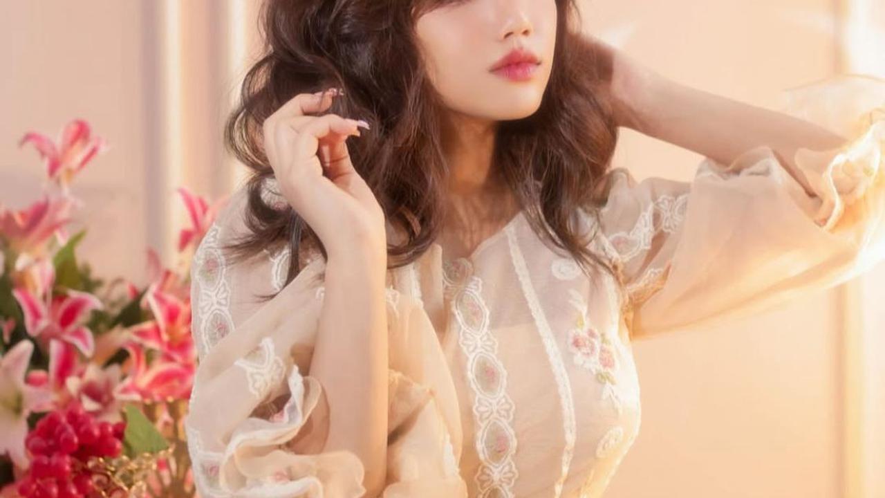 Fuji Ajak Nostalgia Lewat Foto Lawas dengan Rambut Ikal, Netizen Terkesima