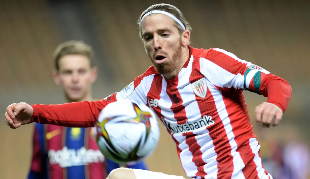 Iker Muniain tampil apik di musim ini bersama Athletic Bilbao. Ia terlah menyumbangkan dua gol dan tiga assist dalam 12 laga di Liga Spanyol. Hingga pekan ini, ia tercatat telah mengoleksi empat gelar Man of The Match. (AFP/Cristina Quicler)