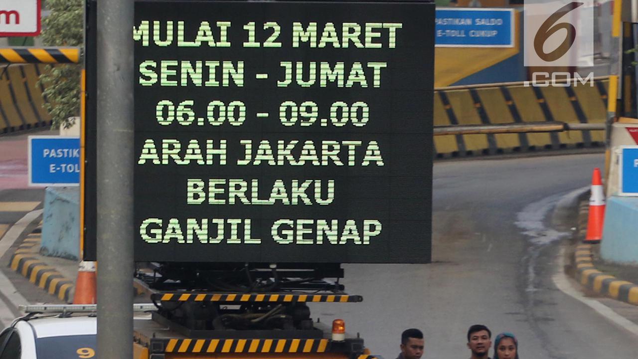 Hari Kedua Ganjil Genap, Mobil Plat Genap Berputar Balik