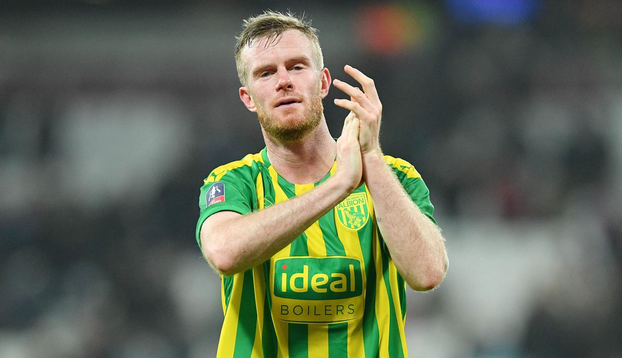 West Bromwich Albion - West Brom memastikan diri menyusul Leeds United kembali naik kasta ke Liga Primer musim 2020-2021. Anak asuh Slaven Bilic ini finis di urutan kedua klasemen Divisi Championship dengan mengoleksi  83 poin. (AFP/Justin Tallis)