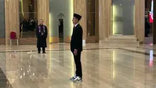 Proses pengambilan sumpah menjadi Warga Negara Indonesia yang dilakukan Miliano Jonathans di Kantor Kementerian Hukum (Kemnekum) RI, Jakarta Selatan, Rabu (3/9/2025) siang WIB. (Bola.com/Muhammad Adi Yaksa)