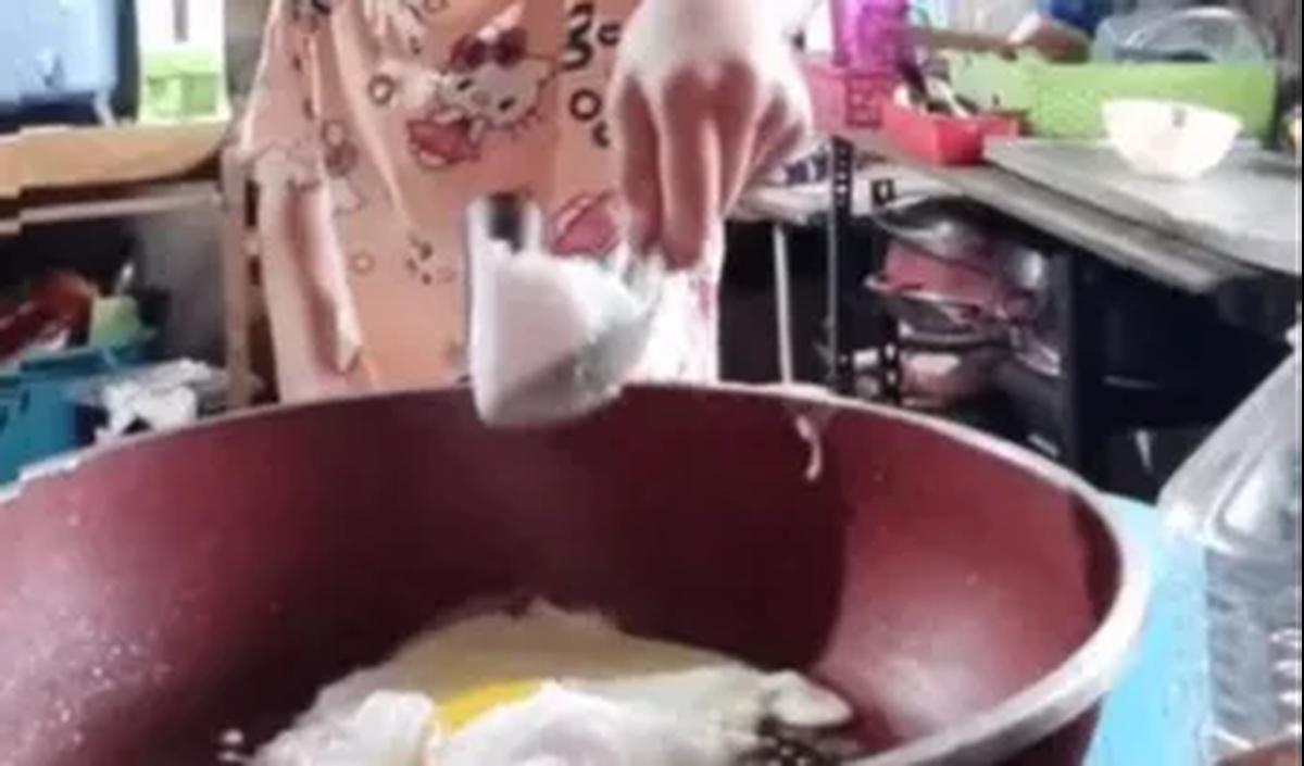 Campurkan 2 Sekup Garam ke dalam Telur