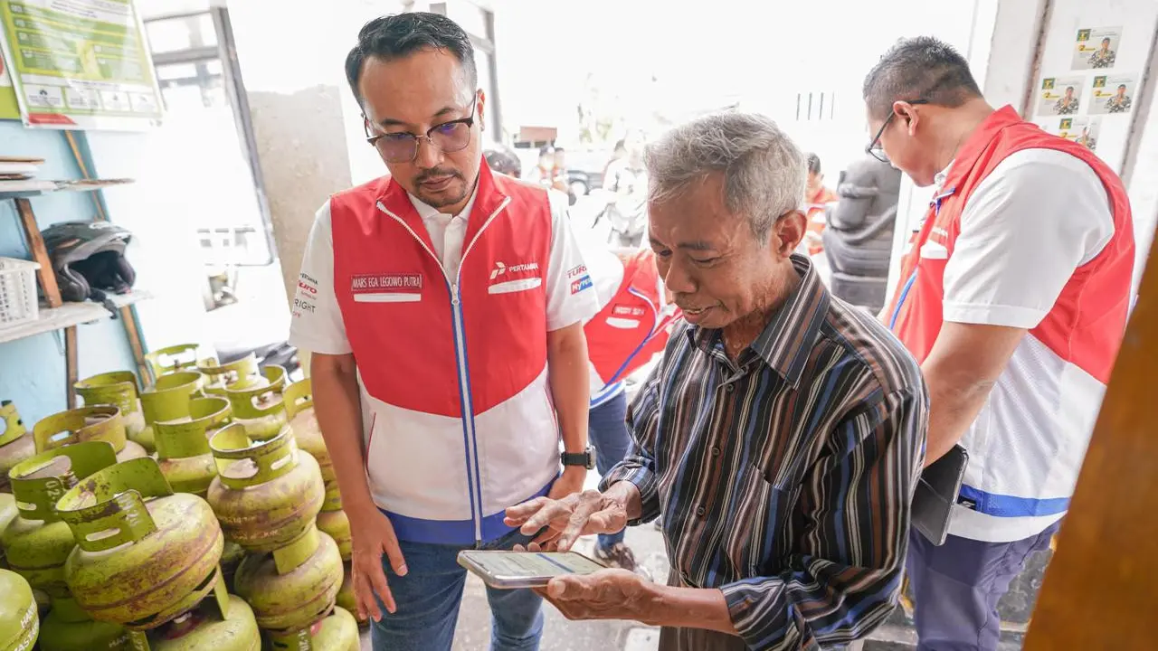 Direktur Pemasaran Regional PT Pertamina Patra Niaga Mars Ega Legowo Putra (kiri) (Istimewa)