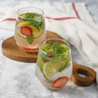 Ilustrasi infused water./Copyright&nbsp;freepik.com/author/azerbaijan-stockers