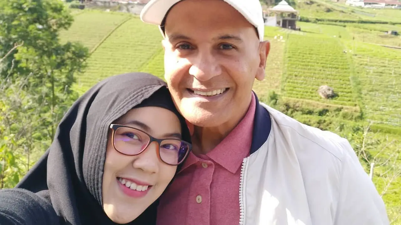 [Fimela] Mark Sungkar dan Santi Asoka Mala