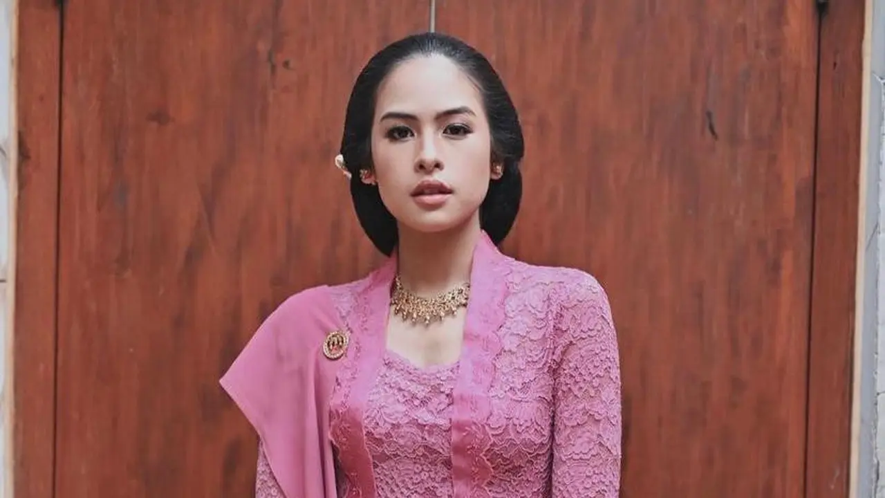 Gaya Maudy Ayunda Hadiri Pernikahan Putri Tanjung, Tampil Anggun Berbalut Kebaya Kutubaru