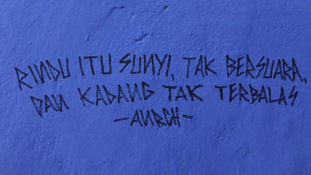 7 Coretan Curhat Galau di Tembok Ini Bikin Terharu