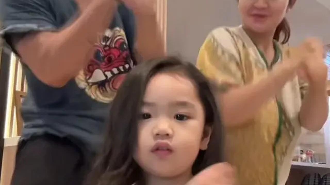 Terlalu Gemas! Xarena, Putri Siti Badriah yang Bikin Netizen Jatuh Hati Lewat Momen Keluarga