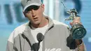 Rapper ternama Eminem tak menamatkan pendidikannya di bangku Sekolah Menengah Pertama. Eminem mengalami drop out karena dirinya tak ikut ulangan dan sering membolos. (AFP/Bintang.com)