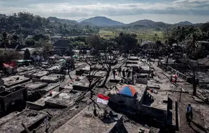 Fadli Zon Upayakan Revitalisasi Rumah Adat Sade yang Terbakar