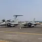 (dari kiri ke kanan) Airbus A400M dan tiga Dassault Rafale milik AU Prancis di Halim Perdanakusuma (21/8) (Liputan6.com / Rizki Akbar Hasan)