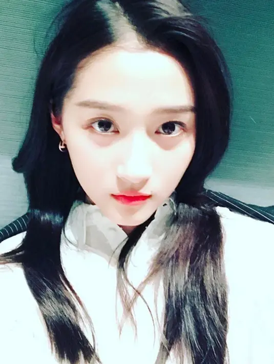 Saat ini, waita berambut blonde itu merupakan soerang aktris terlaris. Sejumlah film telah dibintanginya, di antaranya adalah A Master of Two Servants dan The Left Ear, serta serial TV populer To Be A Better Man. (Instagram/stronger917)