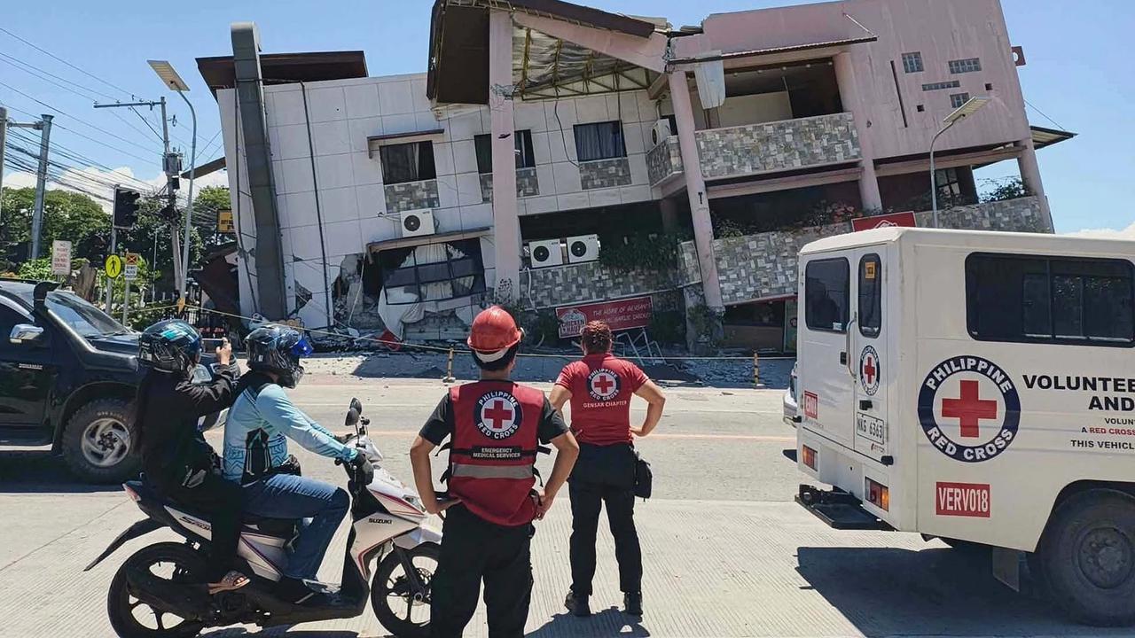FOTO: Gempa Berkekuatan 7,8 Guncang Filipina Selatan dan Picu Tsunami