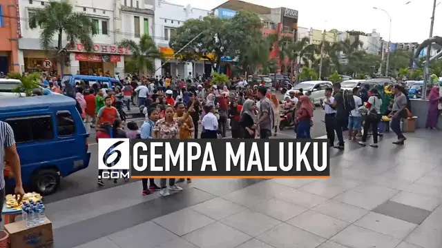 Gempa bermagnitudo 7,2 SR mengguncang wilayah Maluku Utara dan berpusat di 62 km timur laut Labuha. Gempa terasa hingga di pusat kota Ternate. Warga di pusat perbelanjaan berlarian menyelamatkan diri dari bencana.