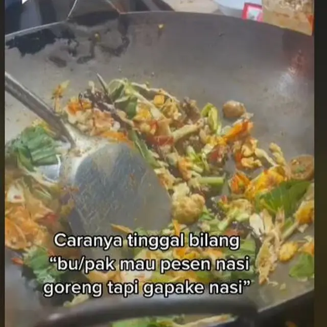 Warung Makan di Jakarta Sediakan Menu Nasi Goreng Tanpa Nasi