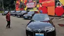 Sepanjang turnamen Indonesia Open 2025, kendaraan listrik mewah ini akan digunakan untuk mendukung mobilitas para atlet dan tamu VIP. (Liputan6.com/Angga Yuniar)