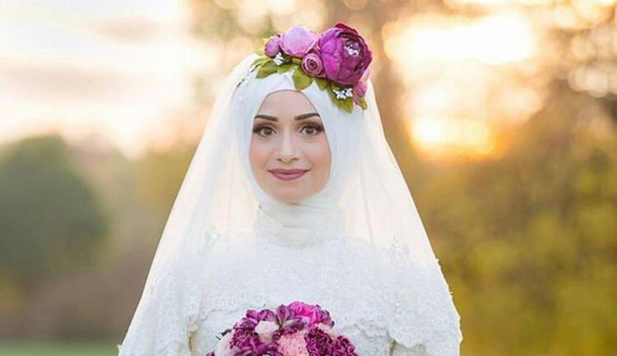 9 Inspirasi Mahkota Bunga Untuk Pernikahan Pengantin Berhijab