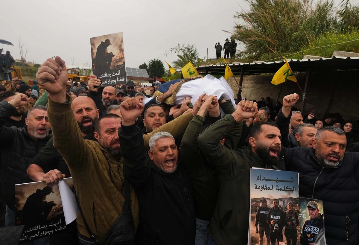 FOTO: : Tiga Jurnalis Tewas dalam Serangan Udara Israel di Lebanon