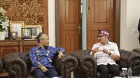 Dirjen Bina Pemerintahan Desa Eko Prasetyanto Purnomo Putro koordinasi dengan Wakil Bupati Pandeglang Tanto Warsono Arban. (Istimewa)