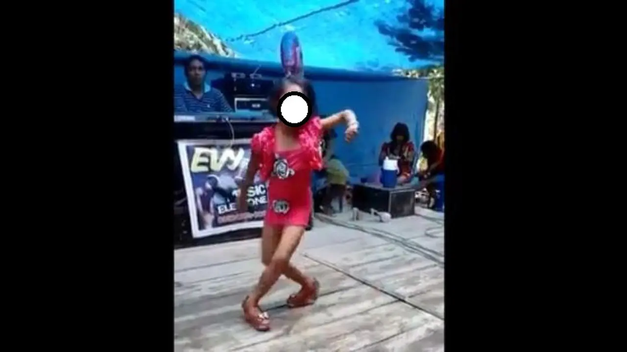Biduan Kecil Goyang Seronok Bikin Miris dan Elus Dada