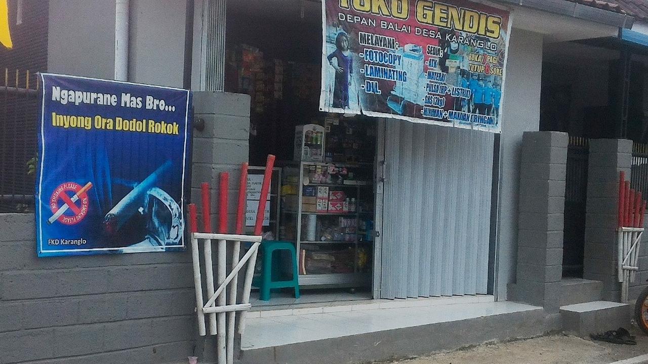 Warung-Warung di Kaki Gunung Slamet Tak Jual Rokok di Hari Kamis