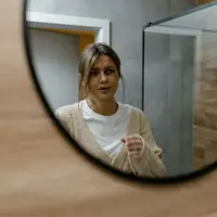 Kaki Tiba-tiba Memar Tanpa Terbentur? Kenali Penyebabnya