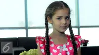 Lihat Gaya Menggemaskan Si Kecil Pemeran Elif Pergi Sekolah