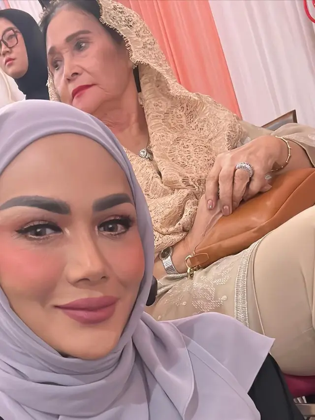 Krisdayanti (Instagram/krisdayantilemos)