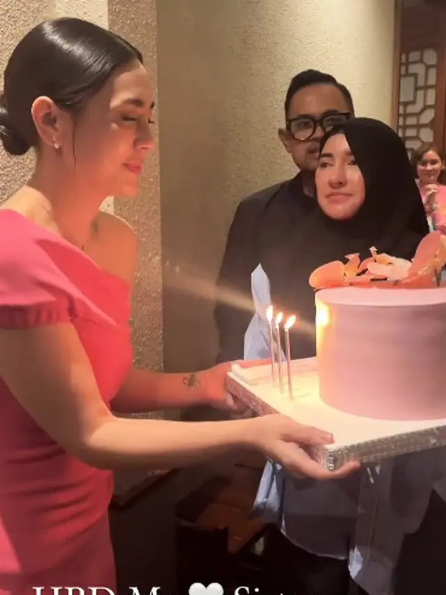 Potret Celine Evangelista Dapat Surprise Ulang Tahun dari Para Sahabat, Bahagia Menginjak Usia 32 Tahun