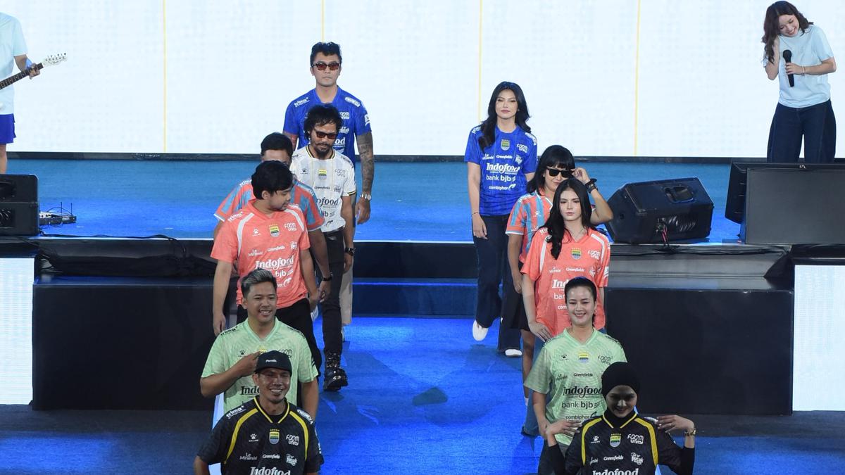 Disaksikan Ribuan Bobotoh, Launching Tim dan Jersey Persib Hadirkan Konsep Fashion yang Bisa Dipakai Siapa Saja