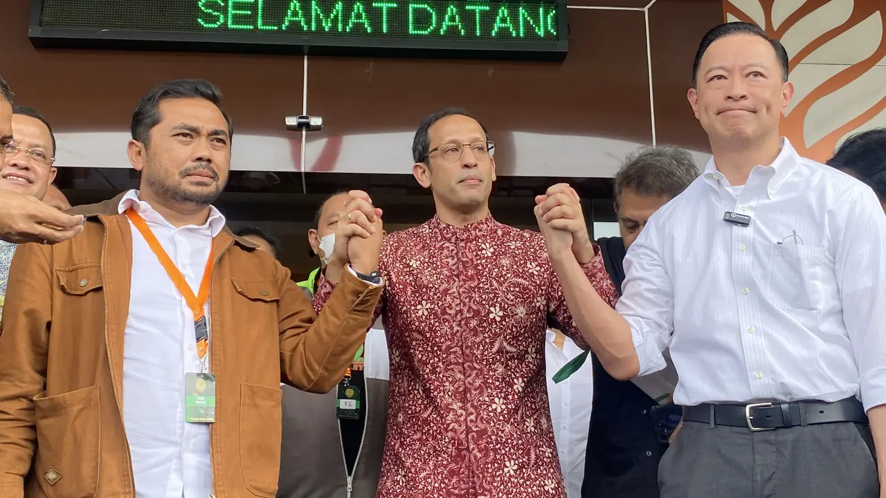 Mantan Menteri Perdagangan Thomas Trikasih Lembong atau Tom Lembong memberikan dukungan ke Nadiem Makarim di Pengadilan Tinggi Jakarta.