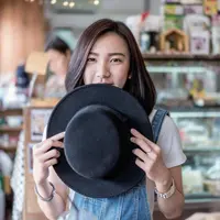 ilustrasi perempuan malu/copyright by Marquess789/Shutterstock