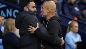 Pertemuan Ruben Amorim dan Pep Guardiola pada laga pekan ke-4 Premier League musim 2025/2026 -&nbsp;AP Photo/Dave Thompson