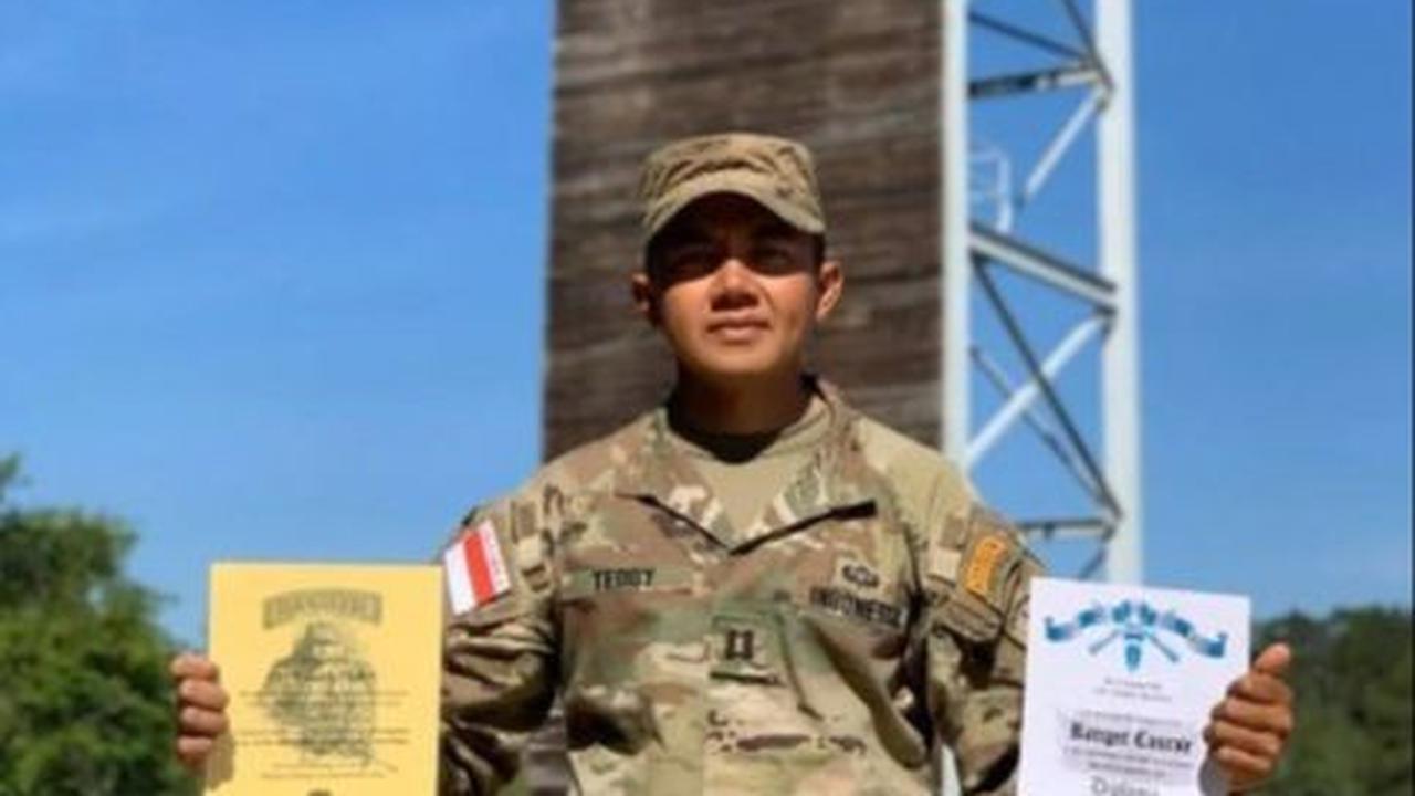 Teddy pernah menjadi lulusan terbaik US Army Infantry School di Fort Benning, AS, pada November 2019.