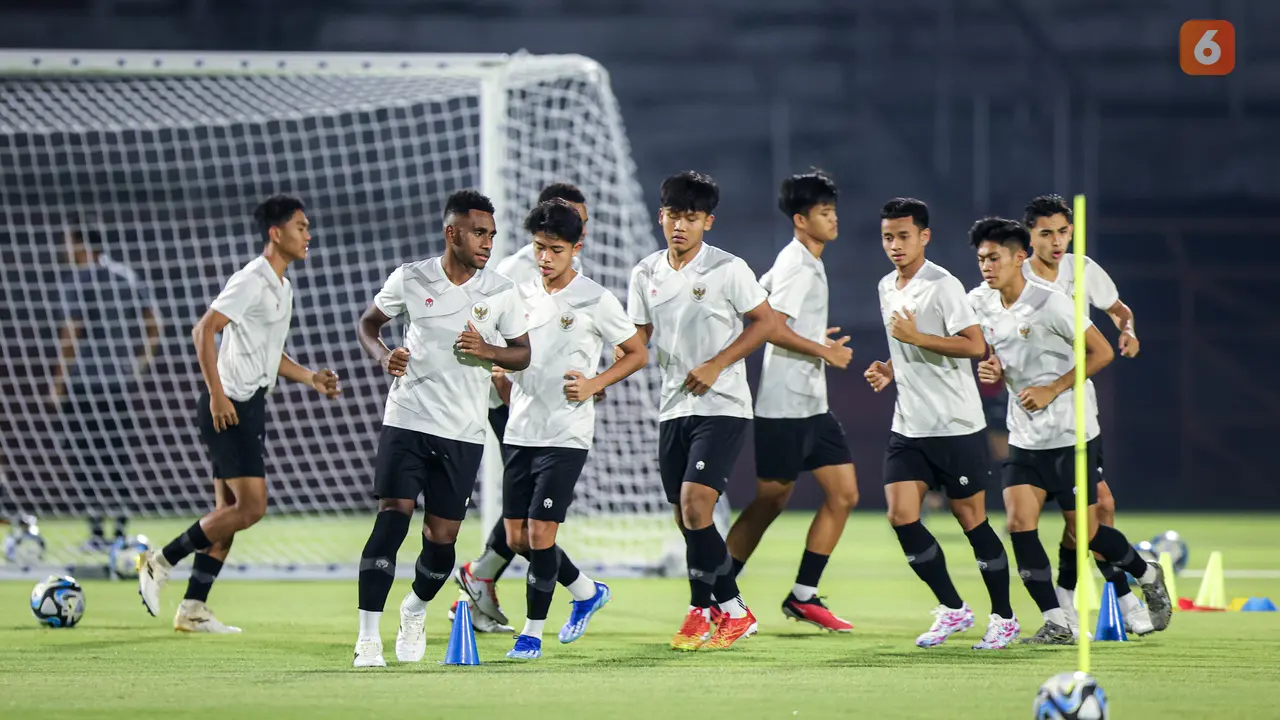 Foto: Tidak Ada Wajah Tegang dari Pemain Timnas Indonesia U-17, Mereka Terlihat Gembira saat Bermain Games di Sesi Latihan