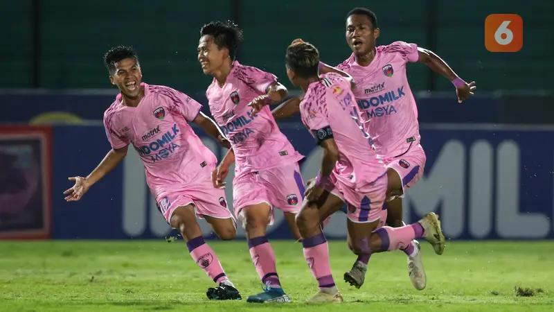 Foto: Gol Moh Edo di Menit Injury Time, Putuskan Rekor Kemenangan Beruntuk Arema FC di BRI Liga 1 2021 / 2022