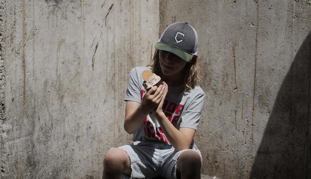 Ini adalah yang kedua di musim panas ini dan selama akhir pekan suhu akan berangsur-angsur meningkat di seluruh Italia.  (AP Photo/Gregorio Borgia)