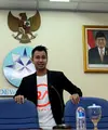 Raffi Ahmad kembali datang ke Dewan Pers, Rabu (18/11/2015) setelah mendatangi dan bertemu dengan pengurus Persatuan Wartawan Indonesia (PWI) hampir dua pekan lalu. (Andy Masela/Bintang.com)