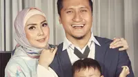 Arie Untung Terharu Anaknya Rajin Salat di Masjid