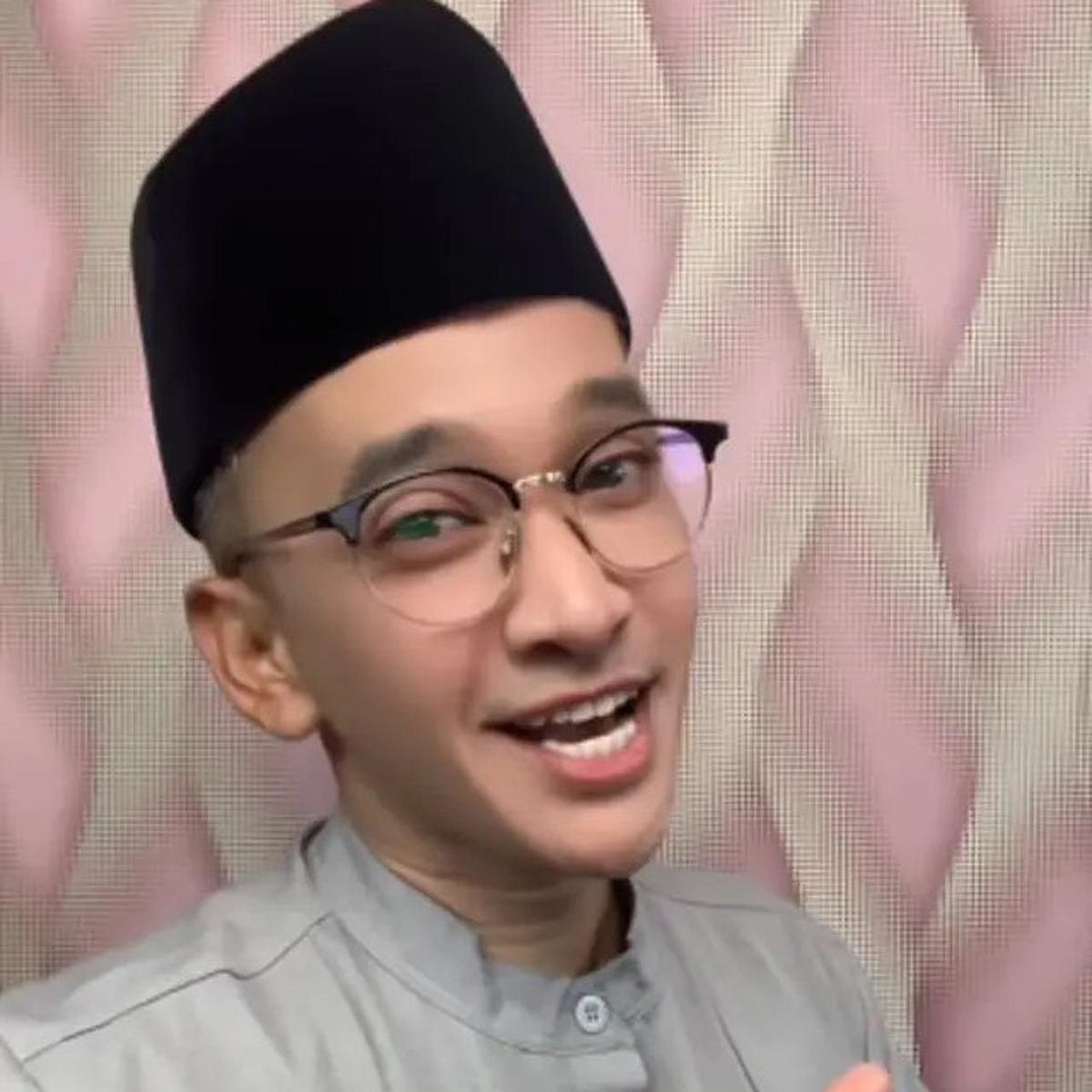 7 Model Baju Koko Pilihan Ruben Onsu, Tampil Kalem dan Elegan Bisa Jadi Inspirasi