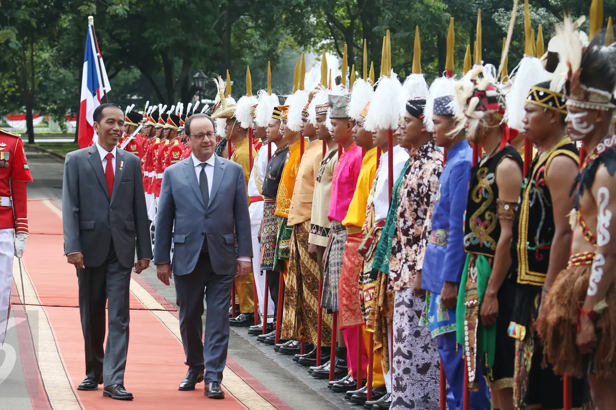 20170329-Jokowi Sambut Presiden Perancis Di Halaman Istana-Angga
