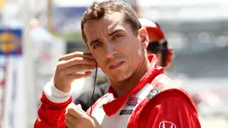 Pembalap IndyCar asal Inggris Justin Wilson meninggal dunia pada Senin (24/8/2015) waktu setempat. Mantan pembalap F1 itu sempat koma setelah menderita cedera kepala serius saat kompetisi IndyCar di Pennsylvania. Foto diambil pada 17 May 2012. (Reuters)