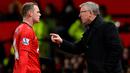 Wayne Rooney ternyata sempat bertengkar hebat dengan sang manajer di sekitar tahun 2010-11. Pada saat itu Rooney menuntut gaji yang terlalu besar, yakni sekitar 300 ribu pounds per pekan dan permintaan itu ditolak mentah-mentah oleh Fergie. (Foto: AFP/Andrew Yates)