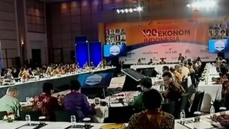 100 Ekonom Indonesia