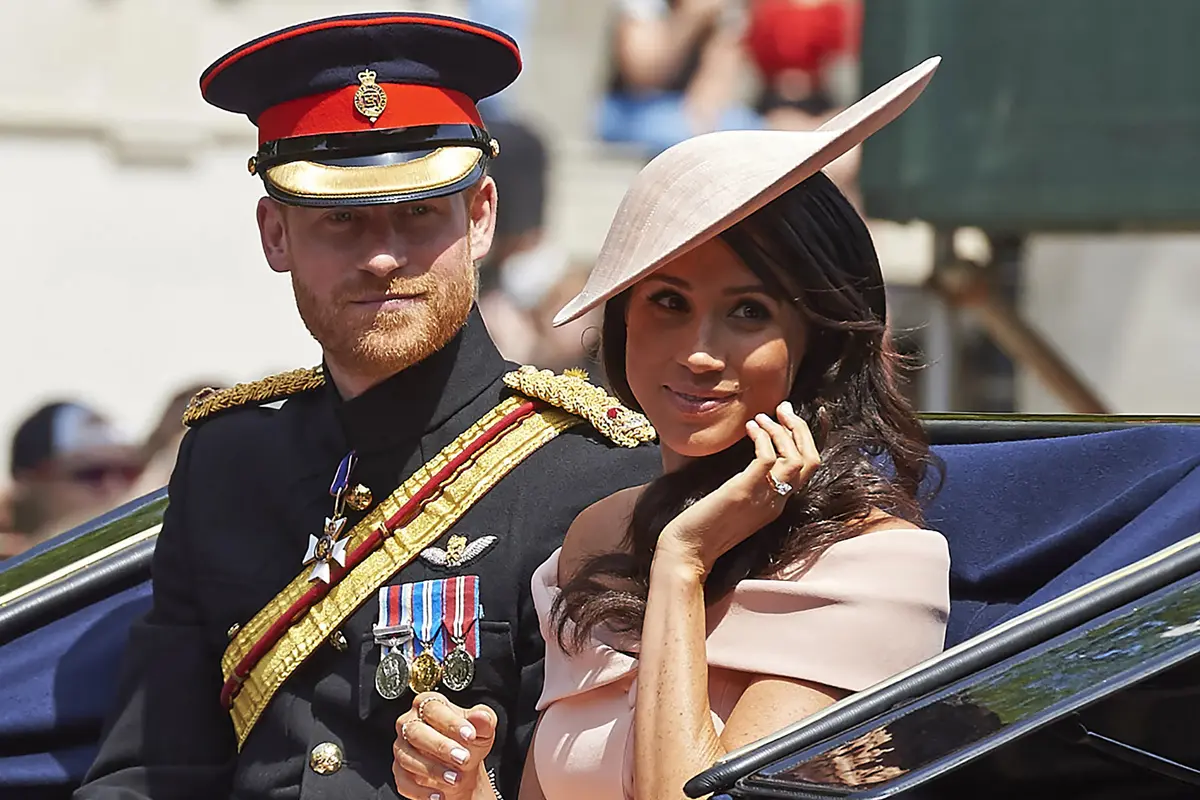[Bintang] Pangeran Harry - Meghan Markle