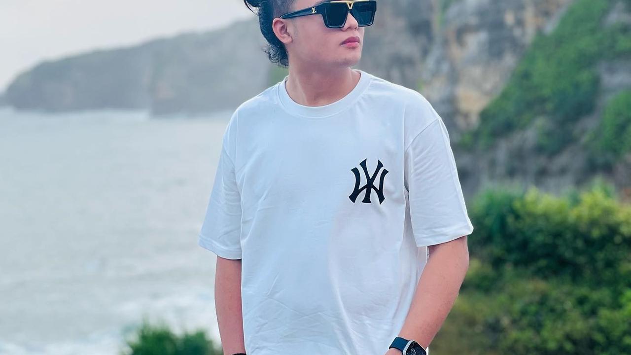 7 Kisah di Balik Nama Panggung Artis, Ada yang Pakai Nama Kecil dan Membawa Berkah - Bermakna Filosofis