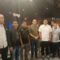 Wali Kota Medan, Bobby Nasution, foto bersama Ketum Paulus Sinambela dan pengurus AMS XII usai nobar Film Harta Tahta Boru Ni Raja