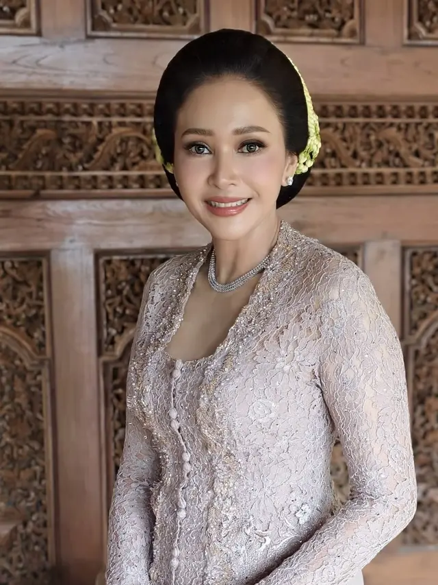 Maia Estianty saat Siraman 7 Bulanan Alyssa Daguise. [@maiaestiantyreal]