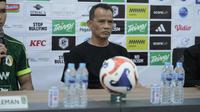 Pelatih PSS Sleman, Ansyari Lubis, dalam konfrensi pers setelah timnya meraih kemenangan 7-0 atas Persipal Palu pada laga pekan ke-23 Pegadaian Championship 2025/2026 di Stadion Maguwoharjo, Sabtu (4/4/2026) sore WIB. (dok. PSS Sleman)