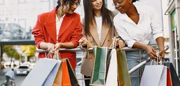 Self-reward bukan hanya soal membeli sesuatu, melainkan juga tentang bagaimana menghargai usaha tanpa mengabaikan kondisi finansial. (Foto/Dok: Pexels)
